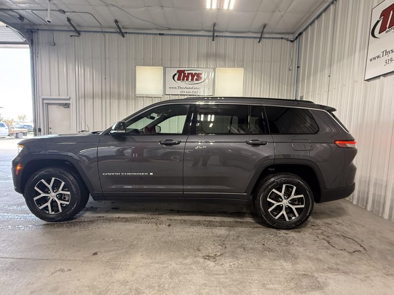 Used 2025 Jeep Grand Cherokee L LimitedImage 15