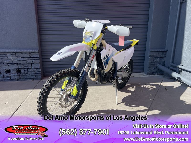 2024 HUSQVARNA FE 450  in a WHITE exterior color. Del Amo Motorsports of Los Angeles (562) 262-9181 delamomotorsports.com 