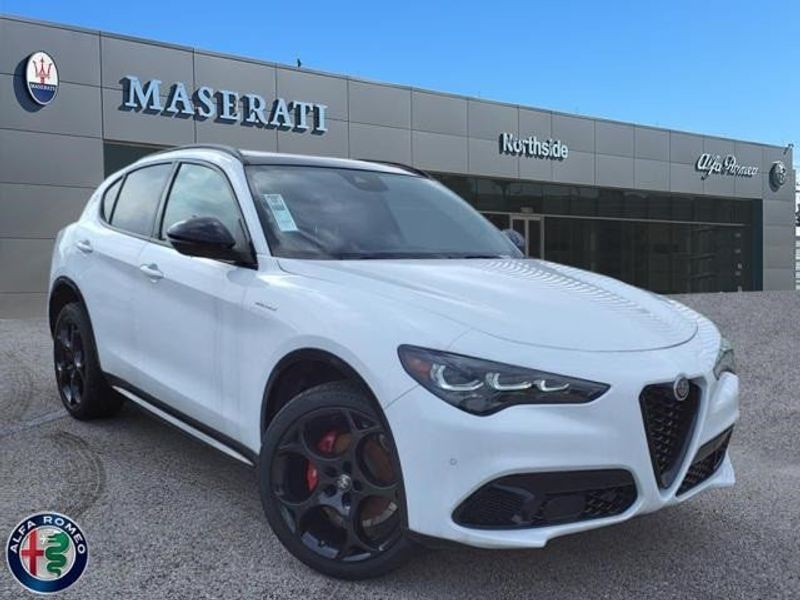 2024 Alfa Romeo Stelvio Veloce AwdImage 1