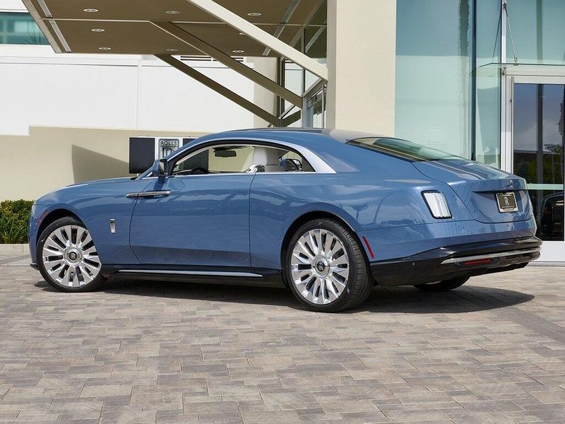 2024 Rolls-Royce Spectre Image 8