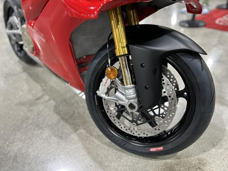 New 2025 Ducati PANIGALE V4 S Image 19