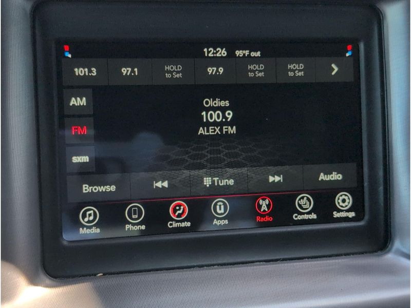 Used 2022 Dodge Charger SXTImage 13