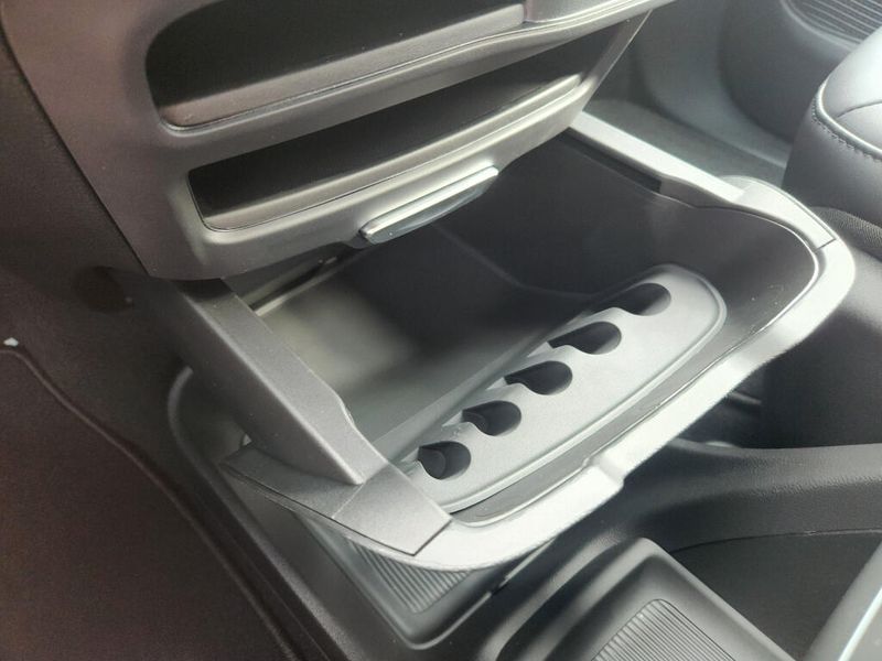 New 2027 Chrysler Pacifica Select