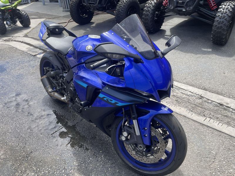 Used 2024 Yamaha YZF-R1 Image 12