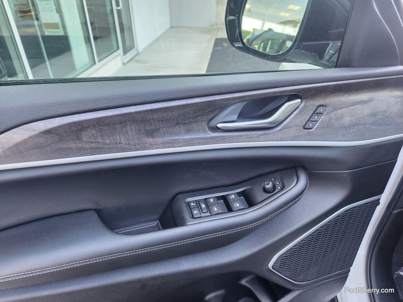 New 2026 Jeep Grand Cherokee L Limited 4x4