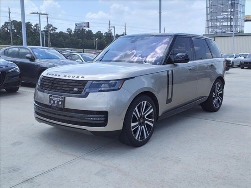 2023 Land Rover Range Rover SEImage 12