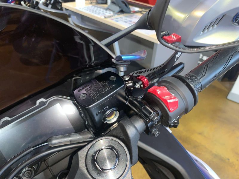 New 2025 Yamaha YZF-R3 ABS Image 11