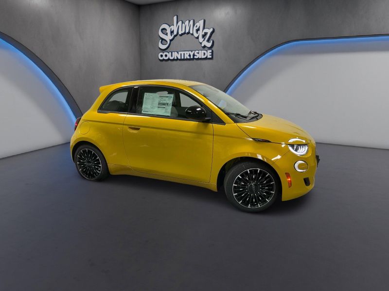 New 2026 Fiat 500e PopImage 2