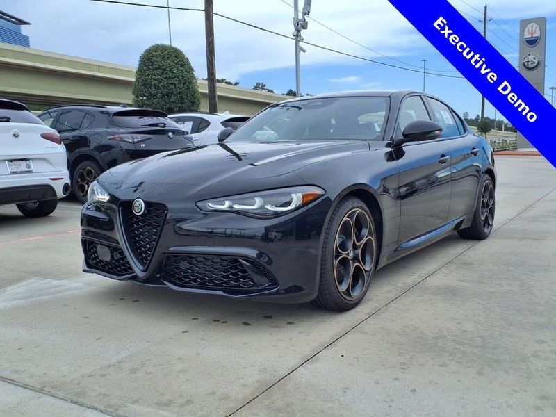 New 2025 Alfa Romeo Giulia Intensa RwdImage 2