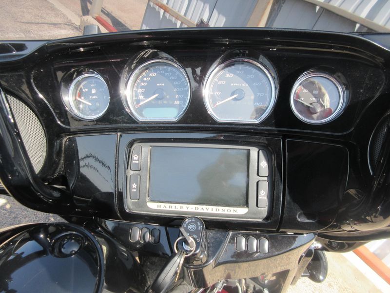 USED 2018 HARLEY STREET GLIDE SPECIAL Image 14
