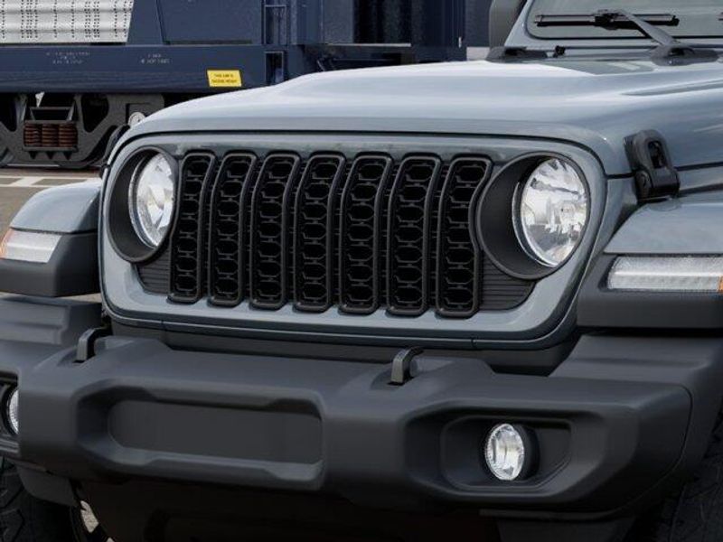 Jeep Wrangler 4xE Image 11