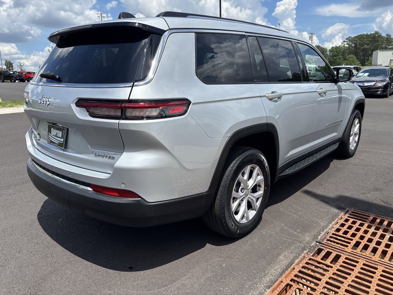 Used 2022 Jeep Grand Cherokee L LimitedImage 8