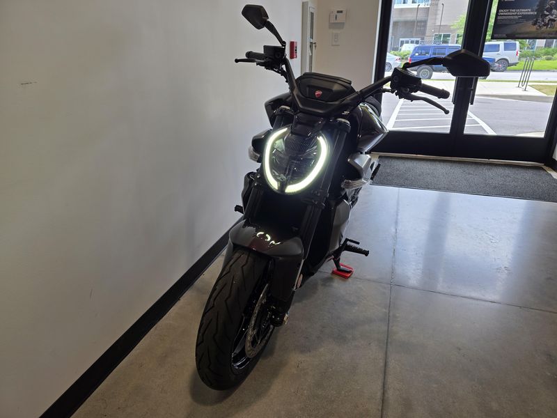 New 2026 Ducati XDiavel V4 