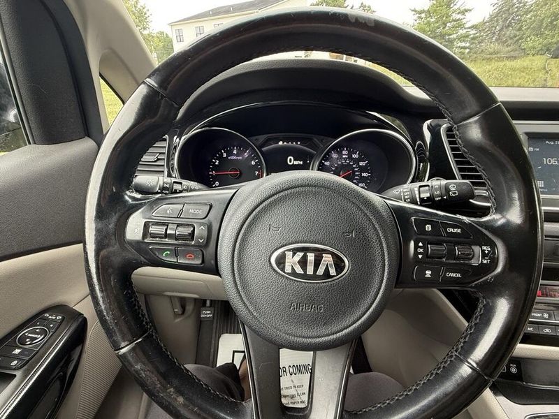 2017 Kia Sedona EX photo 15