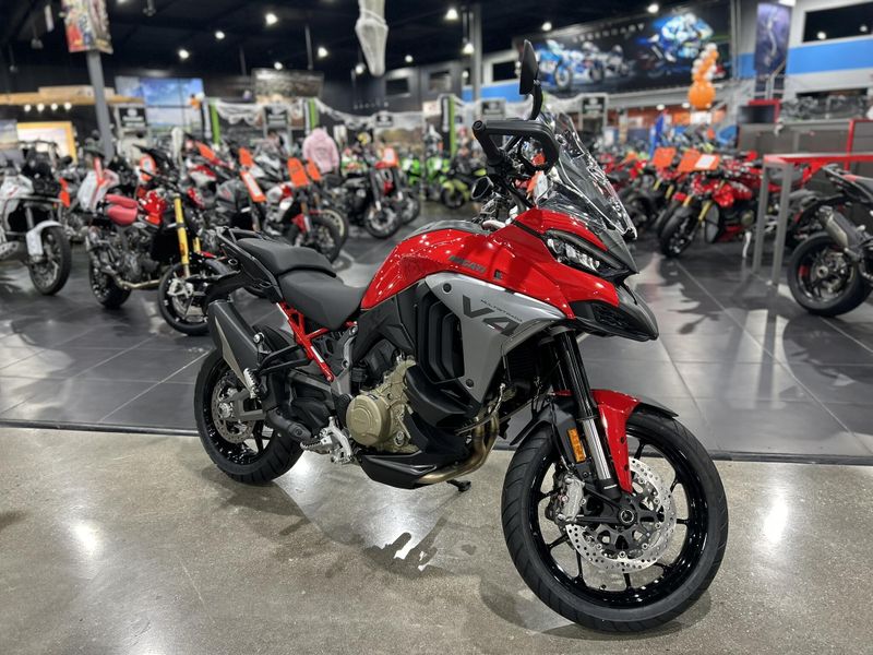 New 2025 Ducati MULTISTRADA V4 