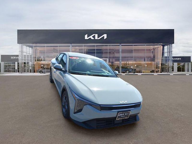 New 2026 Kia K4 LXSImage 10