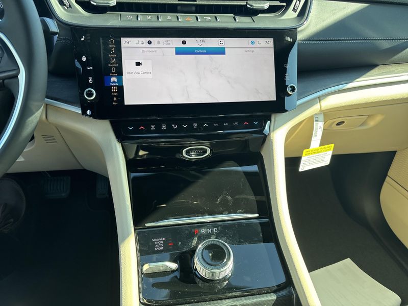 New 2026 Jeep Grand Cherokee Limited 4x4Image 35