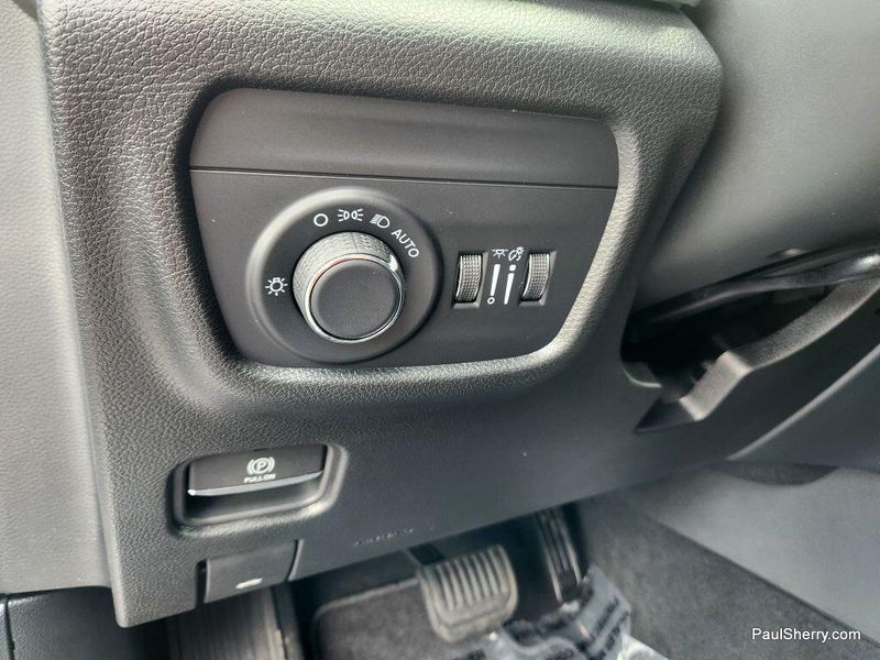 New 2025 Jeep Grand Cherokee Laredo 4x2Image 26