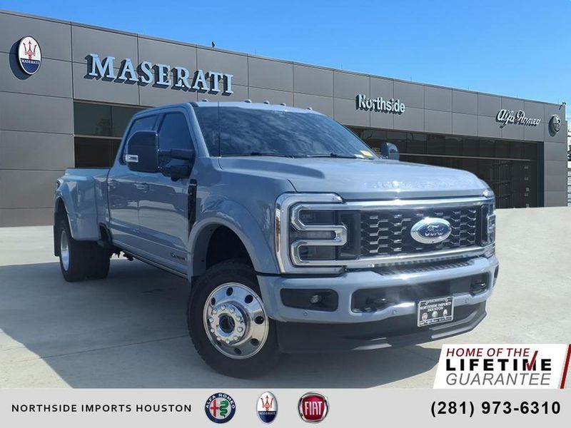 Used 2025 Ford F-450 PlatinumImage 1