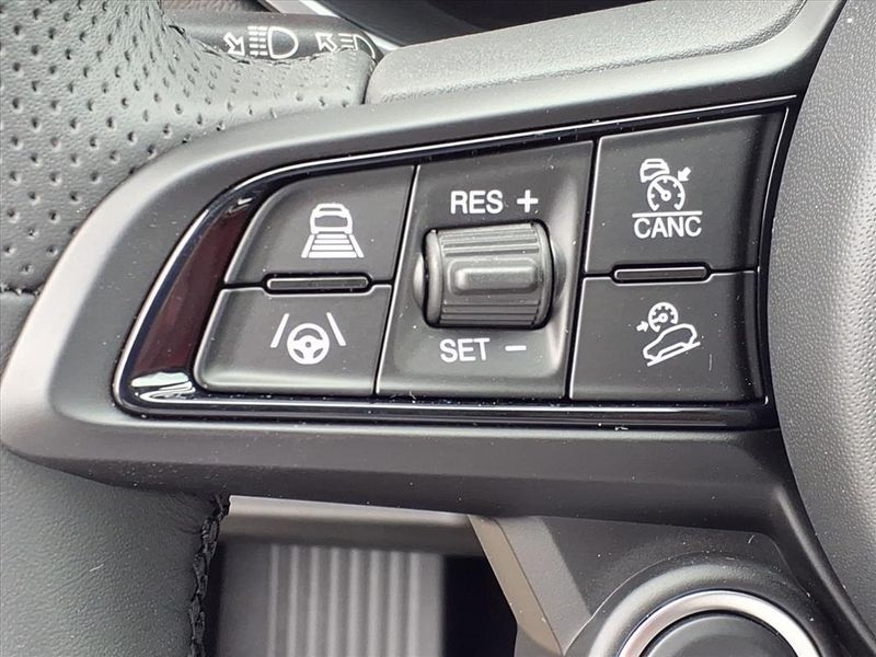 New 2025 Alfa Romeo Stelvio AwdImage 18