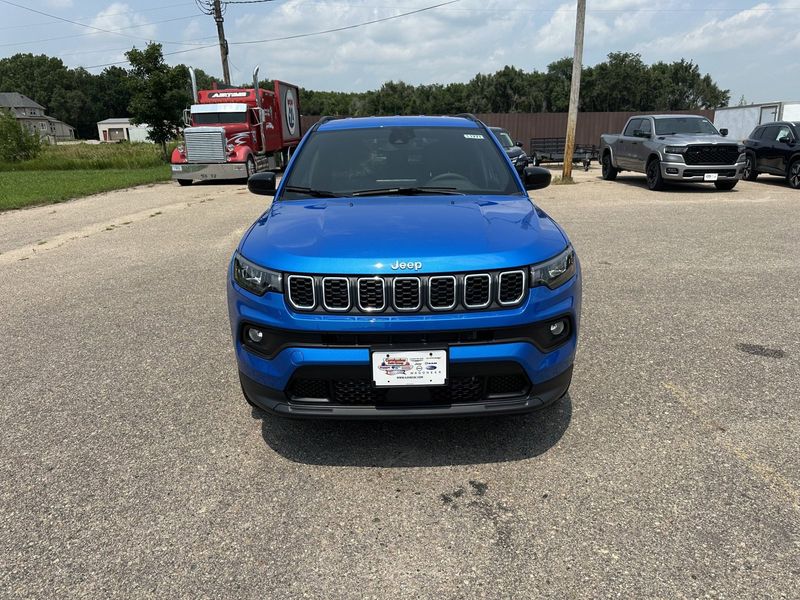 2024 Jeep Compass Latitude Lux 4x4Image 3