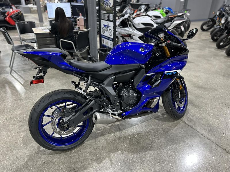 2025 Yamaha YZF-R7 Image 9