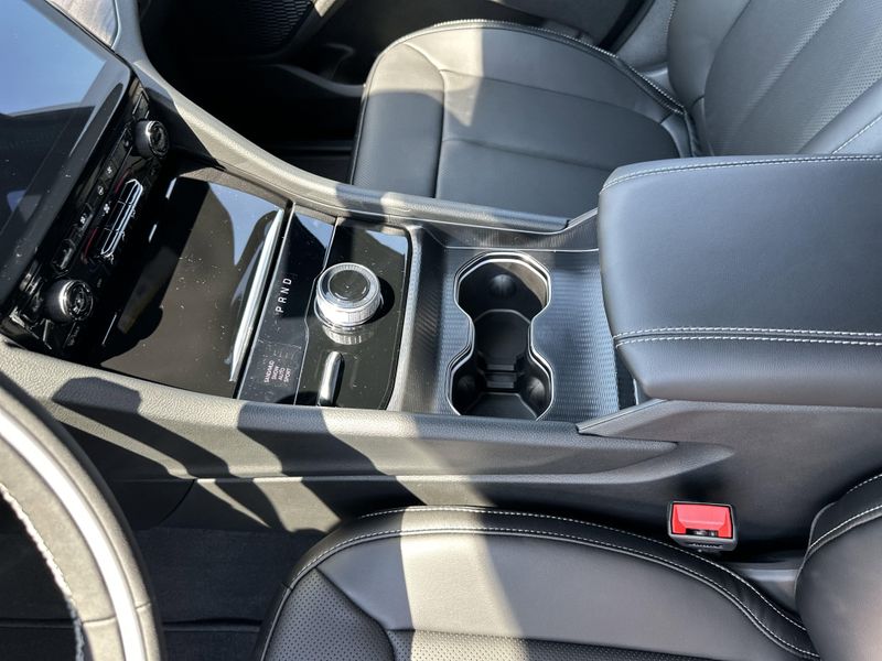 New 2025 Jeep Grand Cherokee L Limited 4x4Image 29