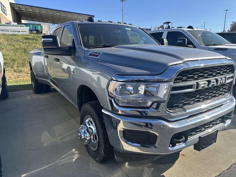 2024 RAM 3500 Tradesman Crew Cab 4x4 8