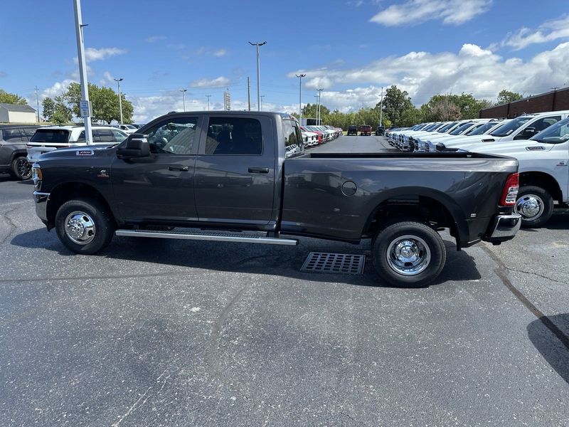 2024 RAM 3500 Tradesman Crew Cab 4x4 8