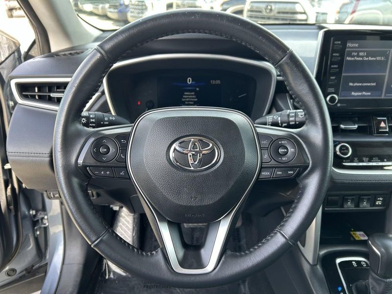 2022 Toyota Corolla Cross XLEImage 28