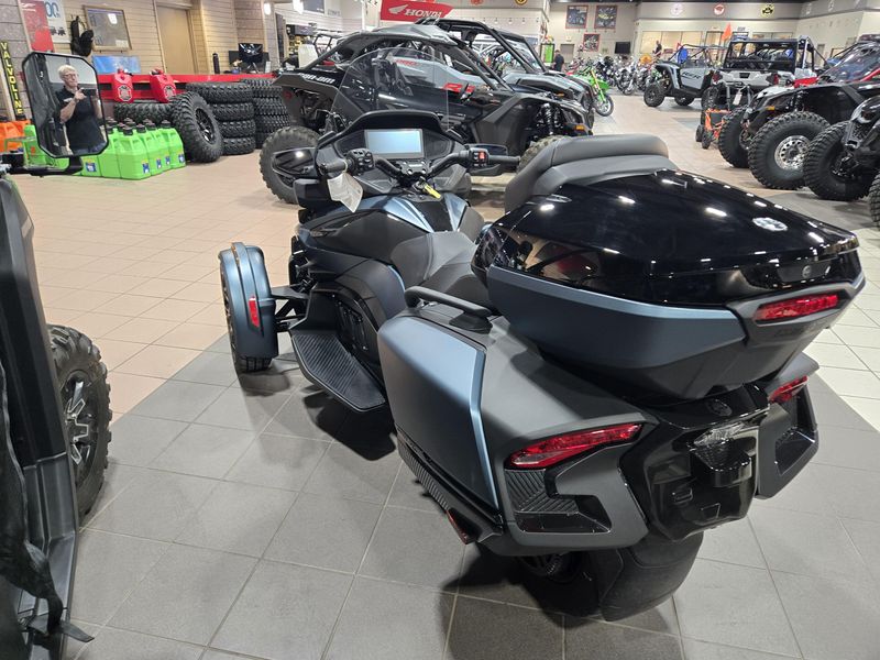 2025 Can-Am SPYDER RT LIMITED MINERAL BLUE WITH DARK ACCENTSImage 5