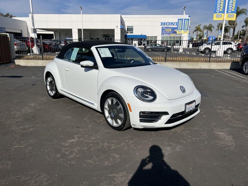 2017 Volkswagen Beetle Convertible 1.8T SELImage 4