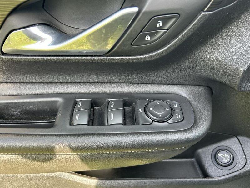 2023 Gmc Terrain SLE photo 13