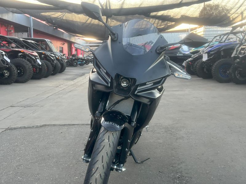 2025 Yamaha YZF-R3 ABS Image 4