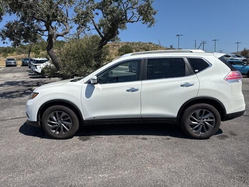 2016 Nissan Rogue SL photo 8