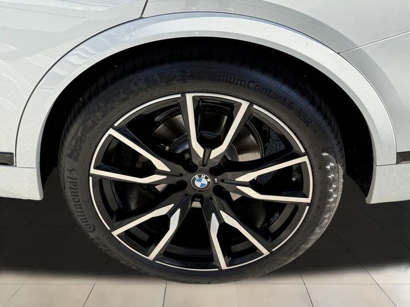 2022 BMW X7 xDrive40iImage 17