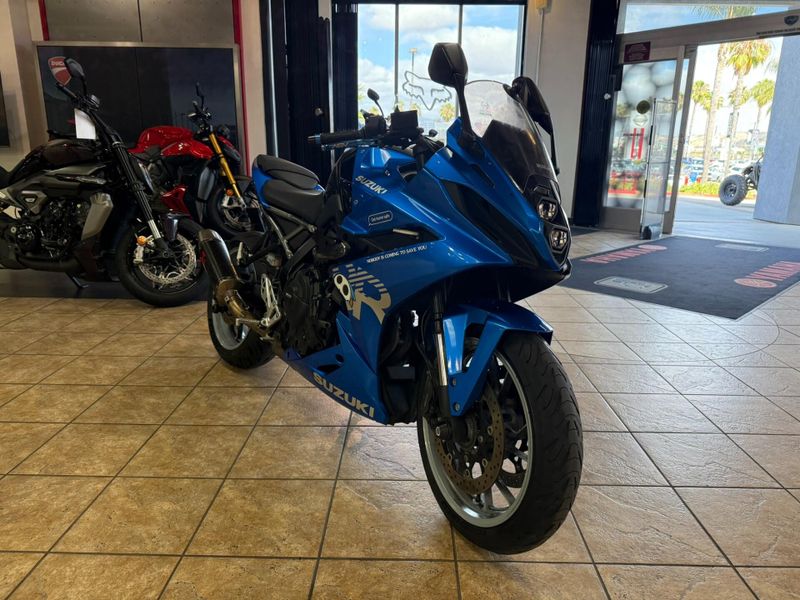 Used 2024 Suzuki GSX-8R Image 11