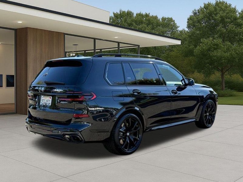 Used 2026 BMW X7 M60iImage 8
