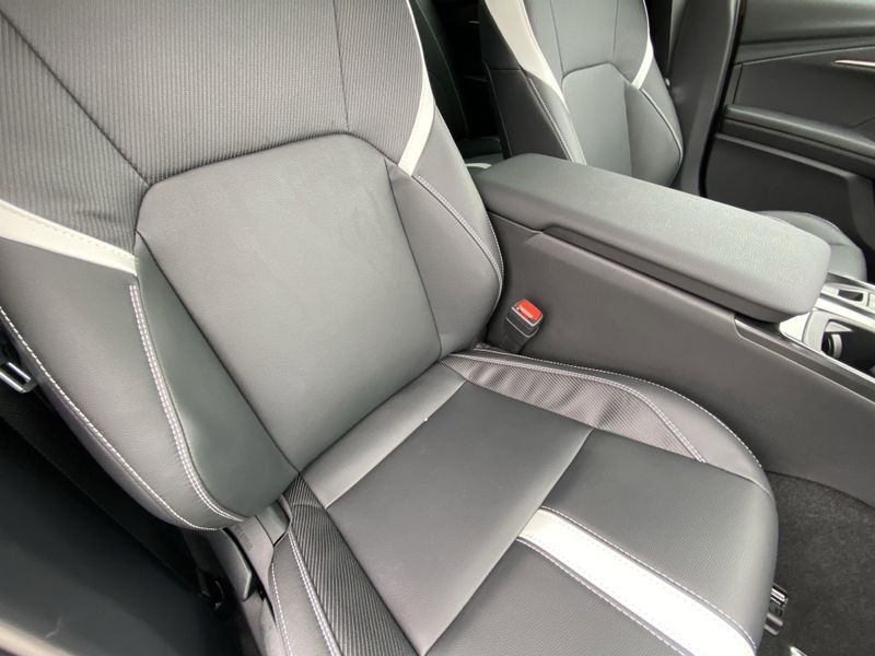 New 2025 Toyota Camry SEImage 11