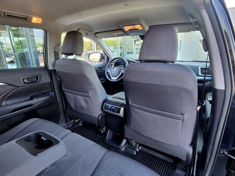 Used 2019 Toyota Highlander LE