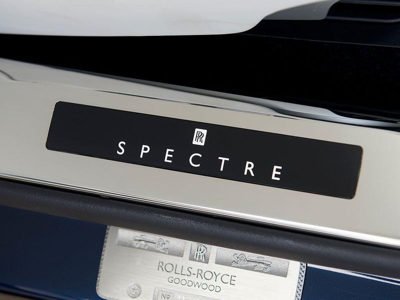 Used 2025 Rolls-Royce Spectre Image 25