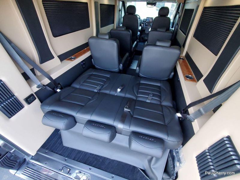 New 2024 RAM Promaster 2500 Slt+ Window Van High Roof 159