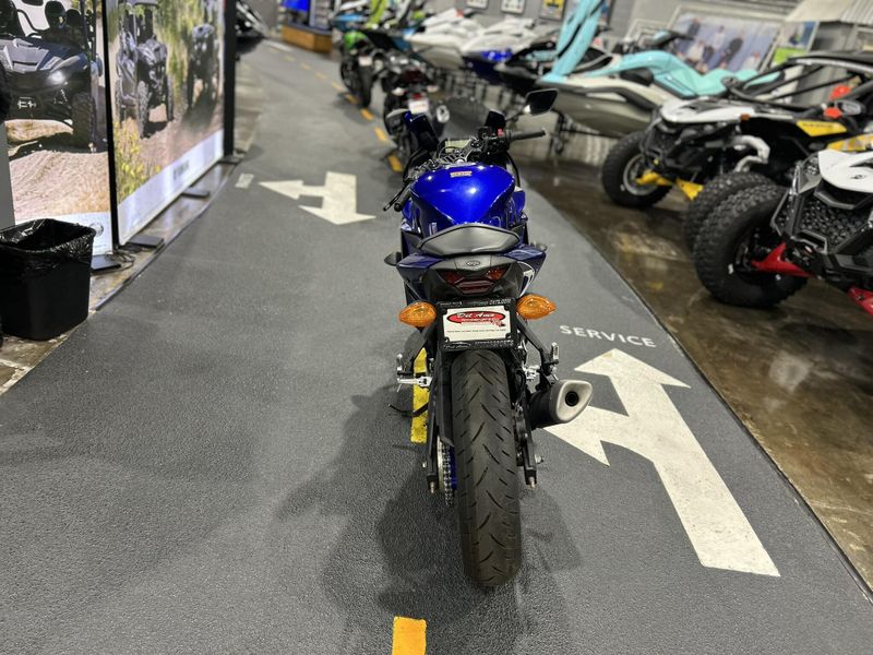 Used 2023 Yamaha YZF-R3 ABS Image 6