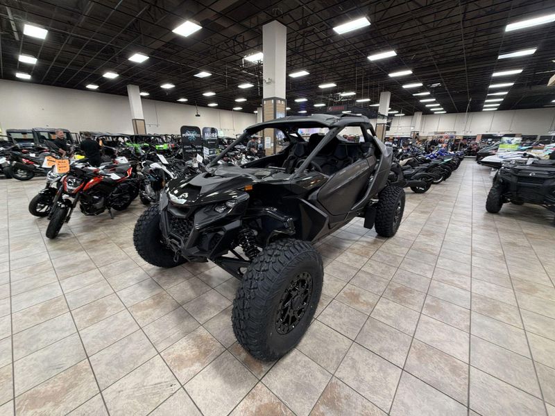 New 2026 Can-Am MAVERICK R X RS WITH SMART-SHOX 999T DCT Image 13