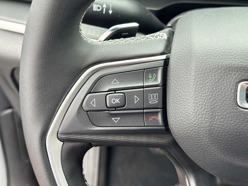 New 2026 Jeep Grand Cherokee L Laredo X 4x2