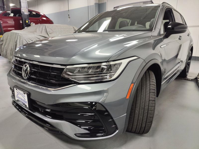 2024 Volkswagen Tiguan SE R-Line Black AWD w/SunroofImage 11