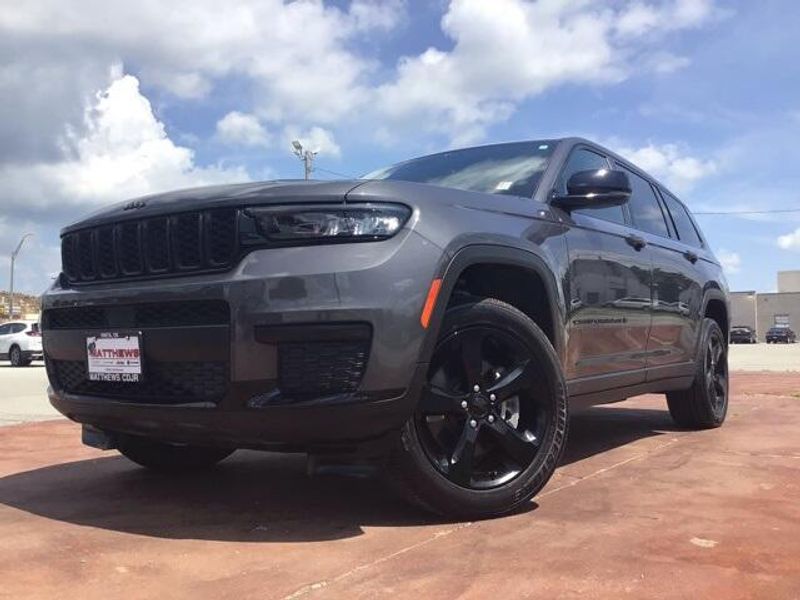 Used 2023 Jeep Grand Cherokee L AltitudeImage 20