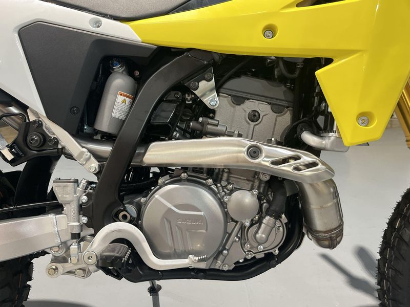 2025 Suzuki DR-Z4S Image 15