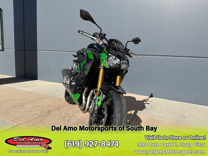 2024 Kawasaki ZR900MRFNL-BK2  in a METALLIC SPARK BLACK/METALLIC MATTE GRAPHENESTEEL GRAY/CANDY LIME GREEN exterior color. Del Amo Motorsports of South Bay (619) 547-1937 delamomotorsports.com 