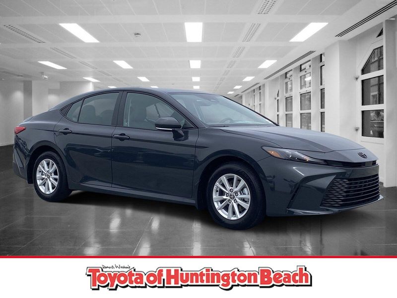 2025 Toyota Camry LEImage 1